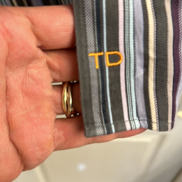 Thomas Dean button down.  EUC, large. Vertical stripes - purple and gray. - Picture 4 of 4